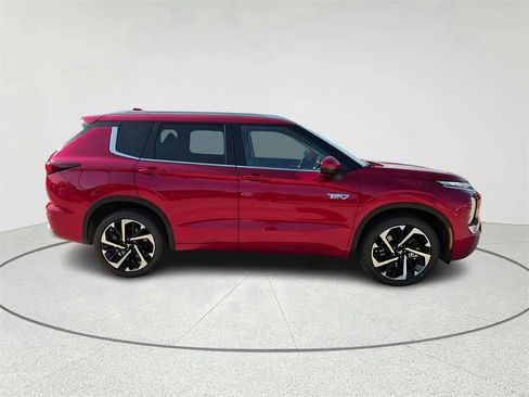New 2025 Mitsubishi Outlander SEL image 4