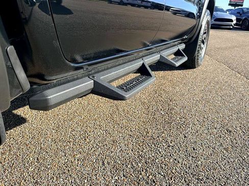 Used 2026 Nissan Frontier PRO-4X w/ Pro-4x Convenience Package image 12