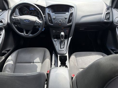 Used 2016 Ford Focus SE w/ SE Sport Package image 17