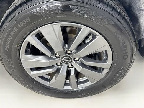 Used 2025 Nissan Pathfinder SV FWD image 40