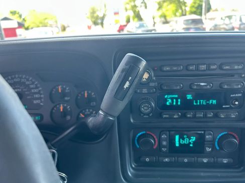 Used 2003 GMC Sierra 1500 SLT w/ SLT Preferred Equipment Group AWD/4WD image 7