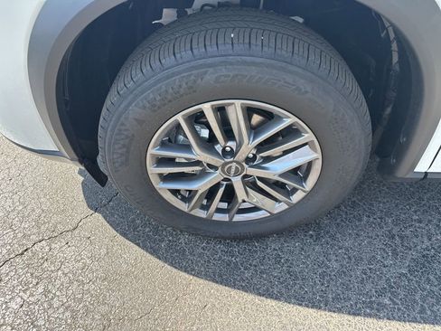 Used 2025 Nissan Rogue S image 9