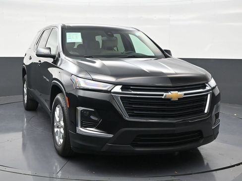 Used 2023 Chevrolet Traverse LS FWD image 7