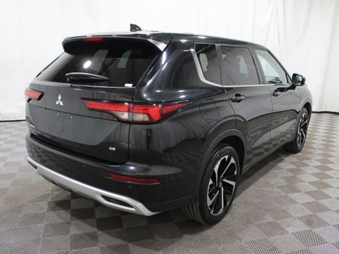 Used 2022 Mitsubishi Outlander SE image 31