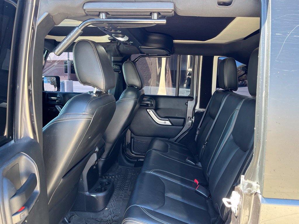 Used 2016 Jeep Wrangler Unlimited Rubicon AWD/4WD image 15