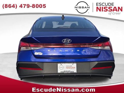 Used 2024 Hyundai Elantra SEL FWD image 4