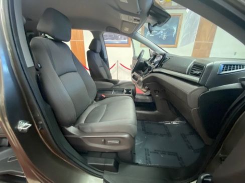 Used 2018 Honda Odyssey EX image 15
