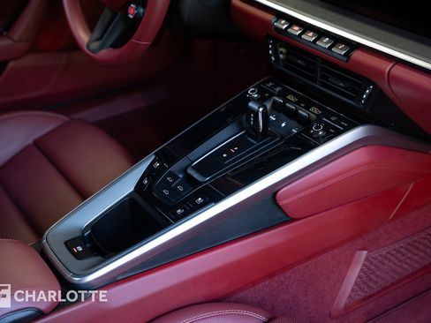 Used 2025 Porsche 911 Carrera image 32