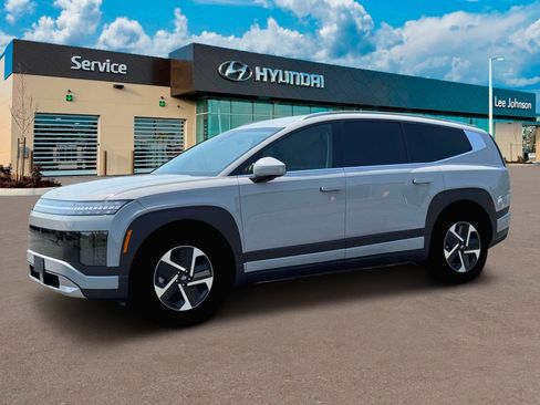 New 2026 Hyundai Ioniq 9 SE image 2