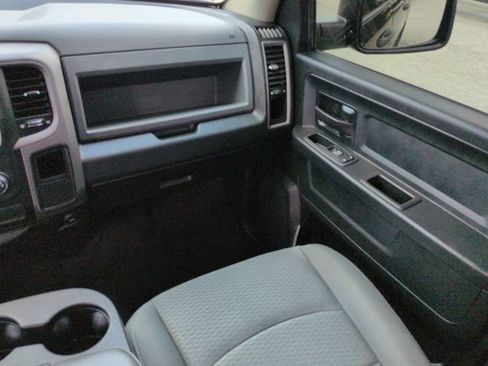 Used 2017 RAM 1500 Express w/ Express Value Package RWD image 21