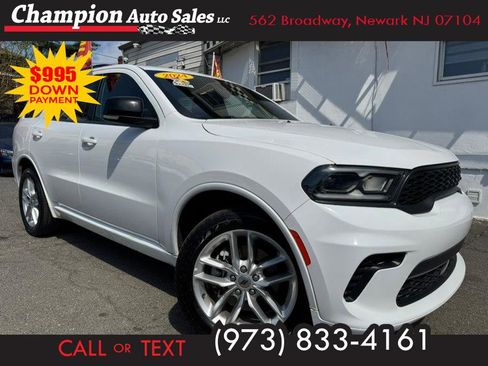 Used 2024 Dodge Durango GT image 1