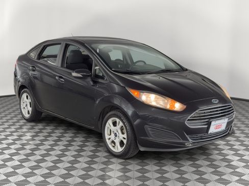 Used 2015 Ford Fiesta SE FWD image 7