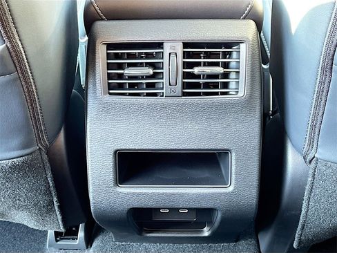 New 2025 Mitsubishi Outlander SE image 27