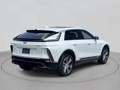 Certified 2024 Cadillac Lyriq Luxury w/ LPO, Floor Liner Package AWD/4WD image 4