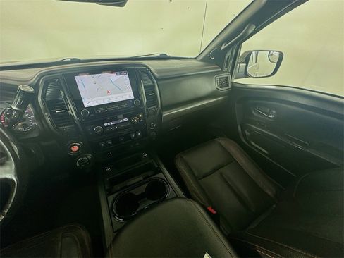 Used 2021 Nissan Titan PRO-4X w/ Pro-4x Convenience Package image 11
