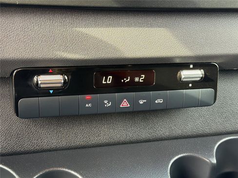 Used 2024 Mercedes-Benz Sprinter 2500 image 29