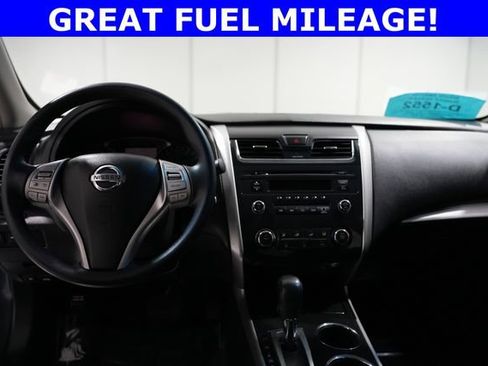 Used 2013 Nissan Altima 2.5 S image 2