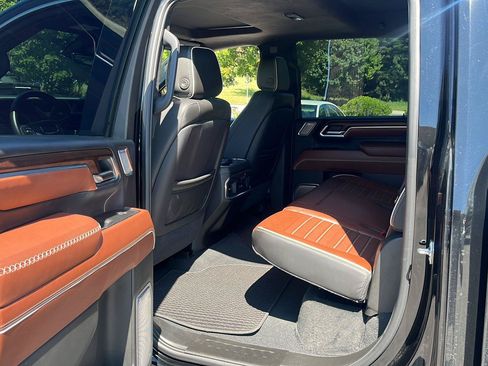 Used 2025 GMC Sierra 2500 Denali Ultimate AWD/4WD image 14