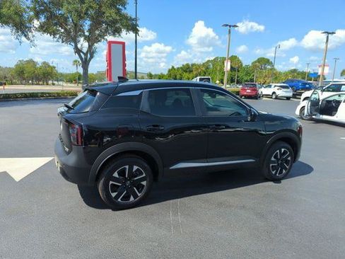 Certified 2025 Nissan Kicks SV w/ SV Premium Package AWD/4WD image 5