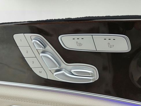 Used 2022 Mercedes-Benz E 350 Sedan image 19