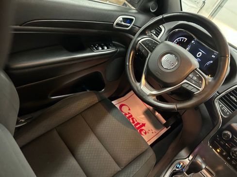 Certified 2020 Jeep Grand Cherokee Laredo image 25