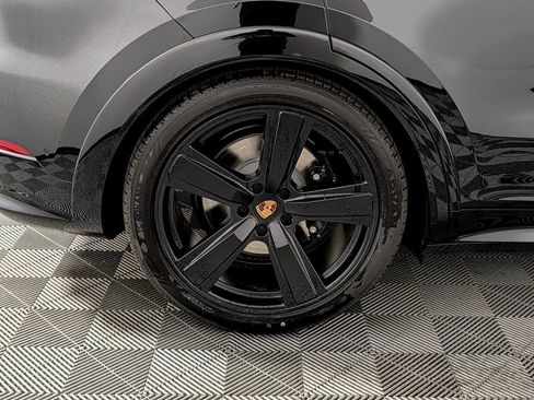 New 2026 Porsche Cayenne GTS image 13