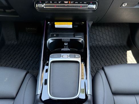 Used 2026 Mercedes-Benz GLB 250 4MATIC image 15