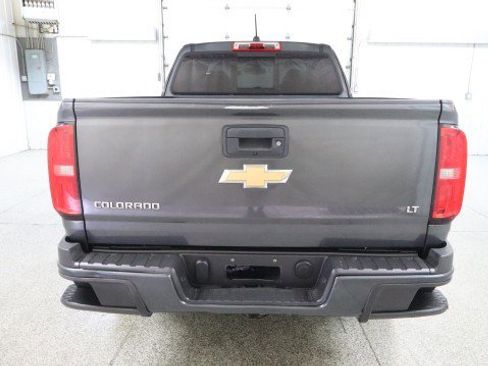 Used 2016 Chevrolet Colorado LT w/ LT Convenience Package RWD image 8