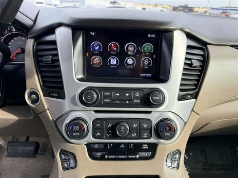 Used 2016 GMC Yukon XL SLT w/ Open Road Package AWD/4WD image 30