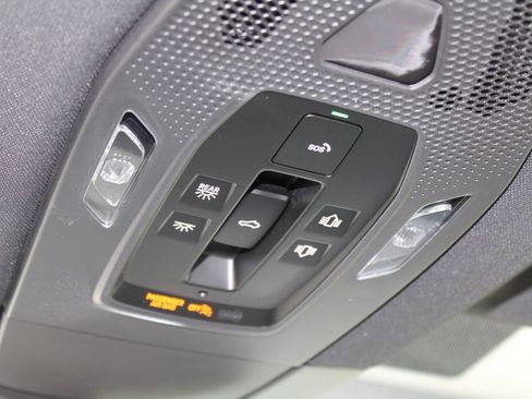 Used 2024 Porsche Macan 4 Electric image 32