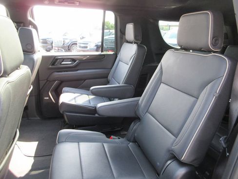 Certified 2025 GMC Yukon XL Elevation w/ Technology Package AWD/4WD image 23