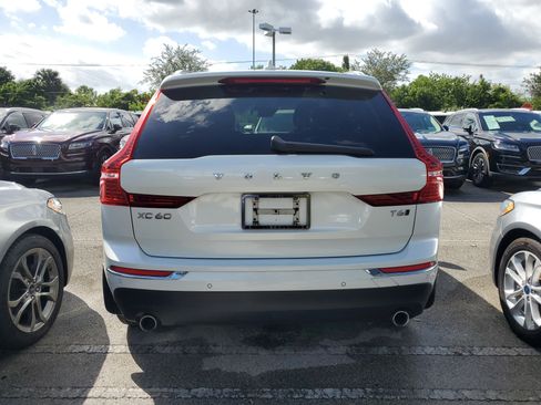Used 2018 Volvo XC60 T6 Momentum w/ Advanced Package image 4
