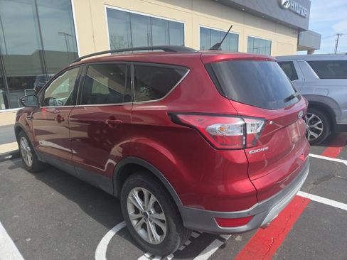Used 2018 Ford Escape SEL image 4