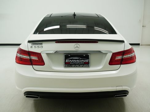 Used 2010 Mercedes-Benz E 550 E 550 image 5