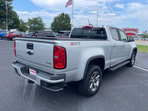 Used 2019 Chevrolet Colorado Z71 AWD/4WD image 3