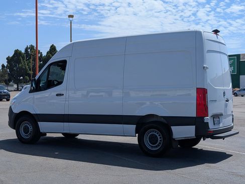 Used 2022 Mercedes-Benz Sprinter 2500 image 5