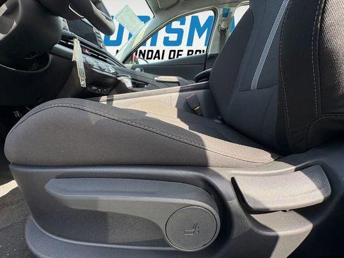 New 2026 Hyundai Elantra SE w/ Cargo Package FWD image 18