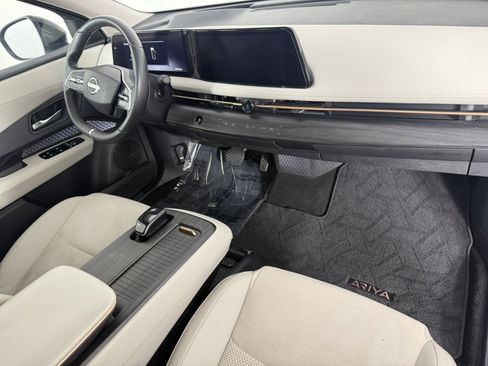 Used 2024 Nissan Ariya AWD image 11