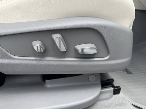 Used 2024 Cadillac XT6 Premium Luxury w/ LPO, Floor Liner Package AWD/4WD image 24