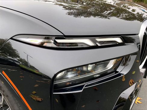 Used 2025 BMW X7 M60i image 30