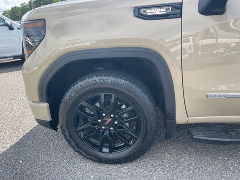 Used 2022 GMC Sierra 1500 AT4 image 11