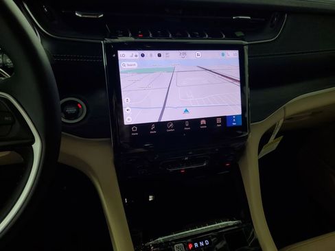 New 2025 Jeep Grand Cherokee Limited w/ Black Appearance Package image 16