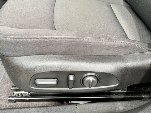 Used 2017 Chevrolet Malibu LT image 15