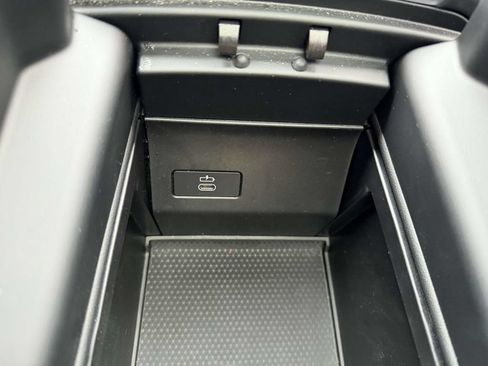 Used 2026 BMW X6 xDrive40i w/ Climate Comfort Package AWD/4WD image 39