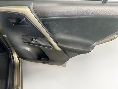 Used 2014 Toyota RAV4 LE FWD image 27