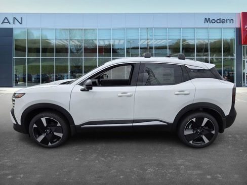 New 2026 Nissan Kicks SR w/ Cold Weather Package image 8