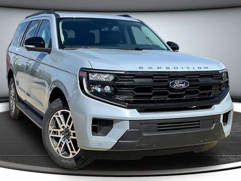 New 2025 Ford Expedition Active AWD/4WD image 2