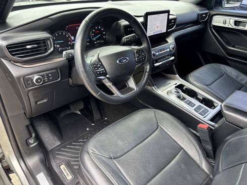Used 2020 Ford Explorer Limited RWD image 17