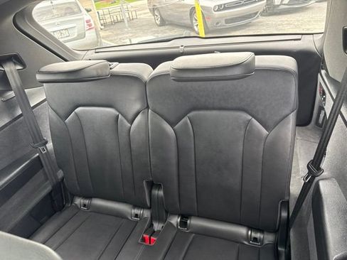 Used 2019 Audi Q7 3.0T Premium Plus w/ Premium Plus Package AWD/4WD image 11