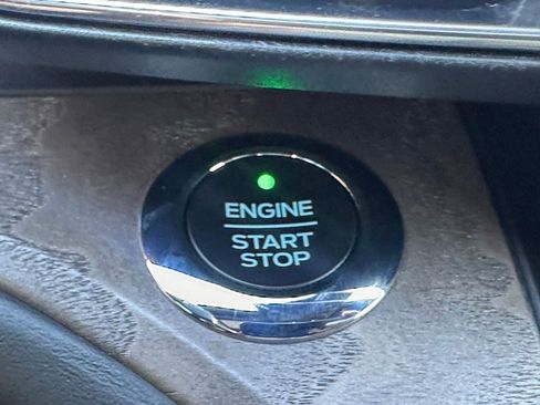 Used 2020 Ford Explorer Platinum w/ Premium Technology Package image 34